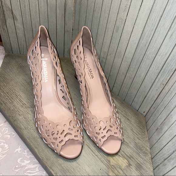 Aquatalia Beige Cut Out Patent Leather Heels Made in Italy 8.5 - Picture 4 of 10